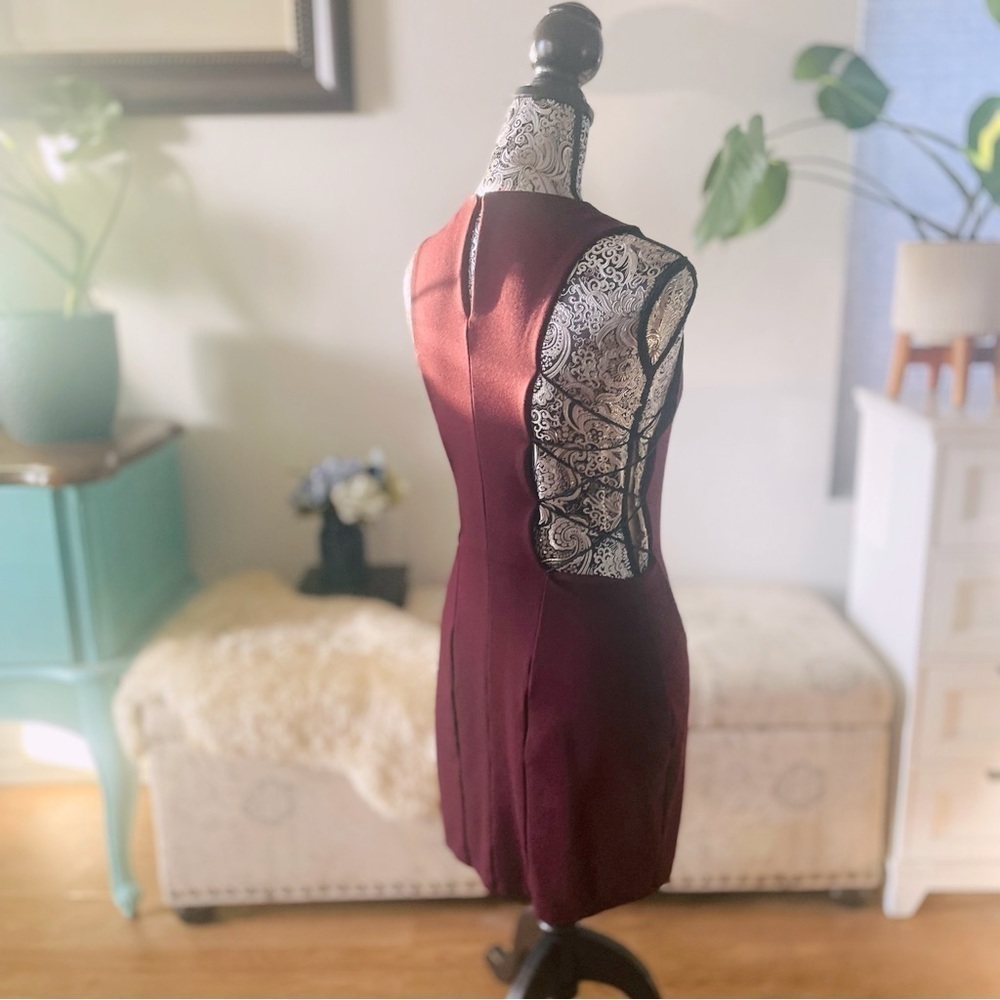 🏷️ 4/$25 Silence + Noise Urban Outfitters Lexie Crisscross Open-Side Mini Dress - Picture 8 of 15